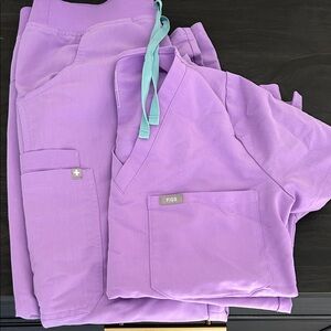 Figs Lilac Dawn Scrub Set Kade Cargo and Catarina Top XS petite